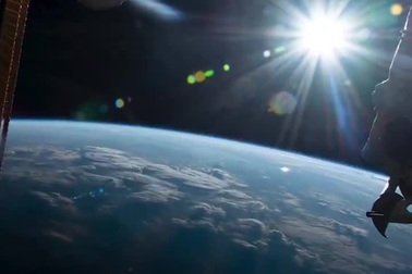 Hình ảnh hoàng hôn tuyệt đẹp khi nhìn từ Trạm Vũ trụ Quốc tế