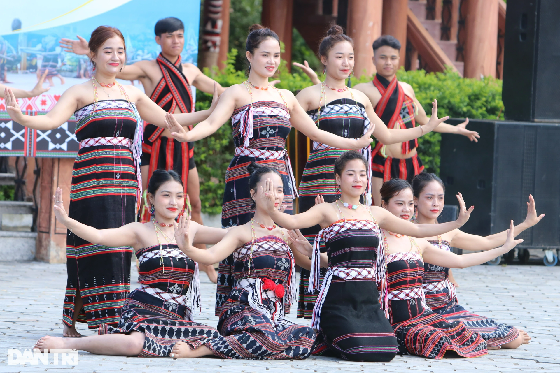 Ngắm dàn mỹ nữ vùng cao tại lễ hội Tậc Ka Coong - 6