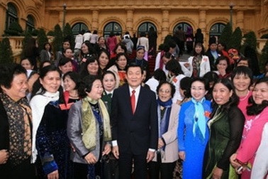 Chủ tịch nước Trương Tấn Sang tiếp Đoàn đại biểu dự Đại hội phụ nữ