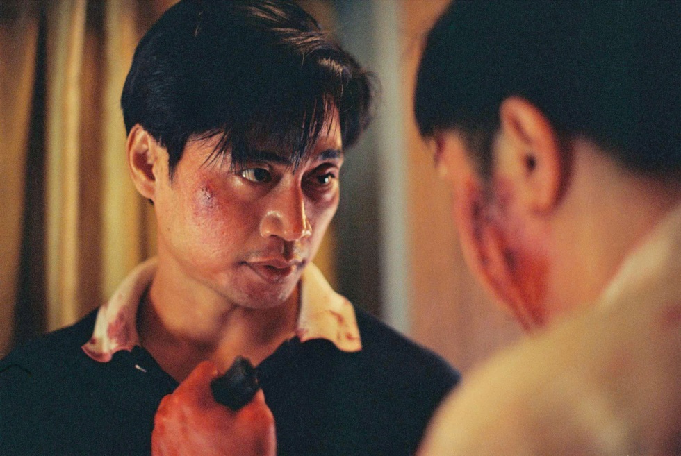 “Trùm cuối nhóm không tặc” Lợi Trần từng có 7 năm diễn vai vô danh