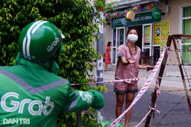 Kiểm tra app, đề phòng người giả mạo shipper để ra đường