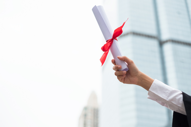 Bằng giỏi theo kiểu “cả làng cùng vui”