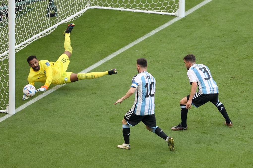 Thủ môn Al-Owais: Người hùng Saudi Arabia và nỗi ác mộng với Argentina - 2 Thủ môn Al-Owais: Người hùng Saudi Arabia và nỗi ác mộng với Argentina - 2
