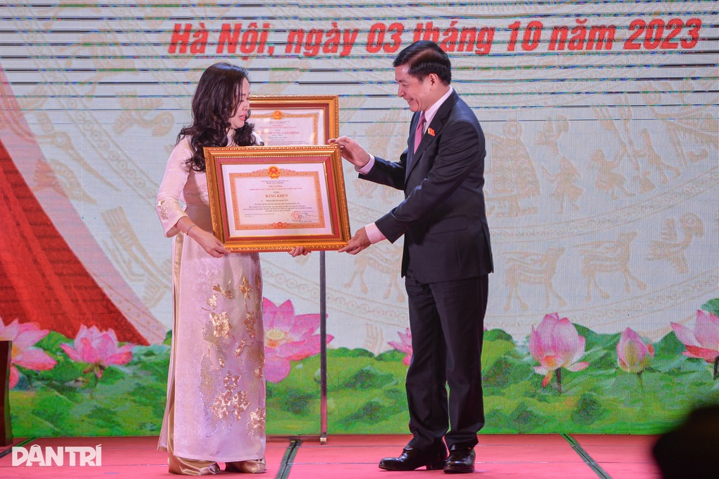 Báo Đại biểu Nhân dân nhận Huân chương Lao động hạng Nhất - 4 Báo Đại biểu Nhân dân nhận Huân chương Lao động hạng Nhất - 4