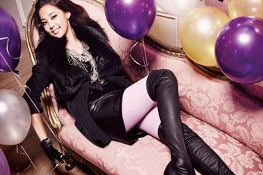 Han Ji Hye duyên dáng với thời trang Blue Pepe