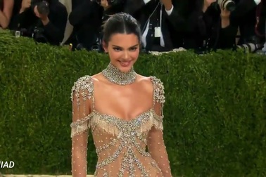 Kendall Jenner xinh như công chúa