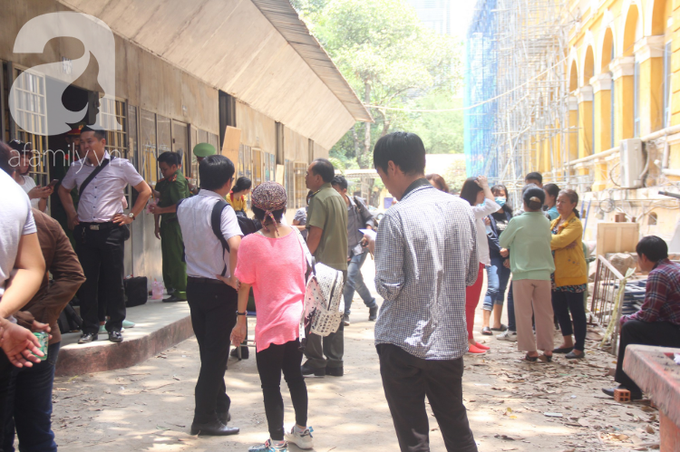 TP.HCM: Cái kết cho cụ bà 71 tuổi thuê người dùng súng bắn đối tác trẻ vì tiền - Ảnh 1. TP.HCM: Cái kết cho cụ bà 71 tuổi thuê người dùng súng bắn đối tác trẻ vì tiền - Ảnh 1.