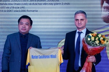 FLC Thanh Hóa lên tiếng vụ HLV ngoại tố bị cầu thủ "lật ghế"