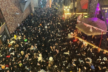 Phố đêm không ngủ ở Seoul: Thảm kịch trong đám đông 100.000 người