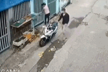 Clip "vụ cướp xe máy táo bạo từ sai lầm hết sức hớ hênh" nổi bật tuần qua