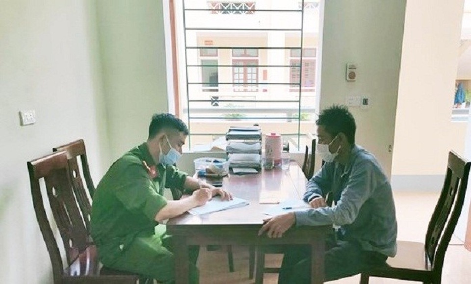 Xử phạt người đàn ông quyết không chịu khai báo y tế - 1 Xử phạt người đàn ông quyết không chịu khai báo y tế - 1