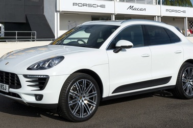 Hàn Quốc cấm bán xe BMW, Nissan và Porsche