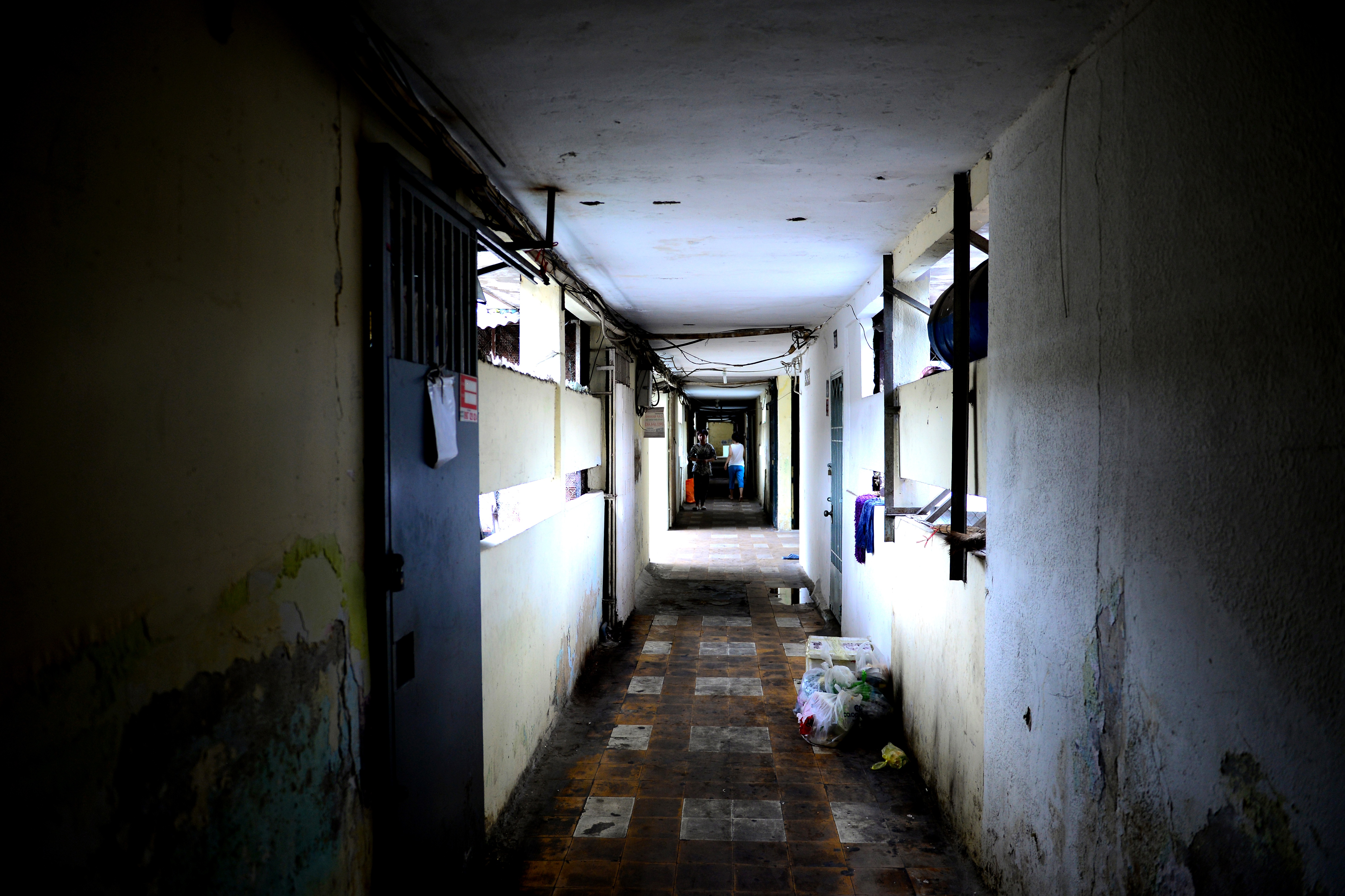 Sống thấp thỏm trong chung cư từng lớn nhất miền Nam - 3 Sống thấp thỏm trong chung cư từng lớn nhất miền Nam - 3