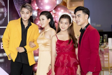 Cuộc sống hiện tại của hai con nuôi được Phi Nhung coi như "đệ tử"