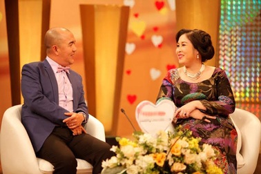 Quốc Thuận - Hồng Vân bất ngờ với cô vợ thích nhậu