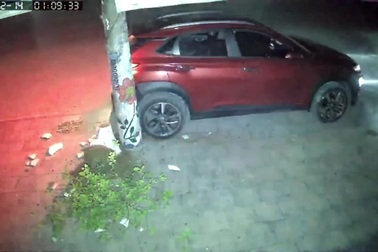 Tài xế nghi say rượu, tự gây tai nạn trong tình huống khó hiểu