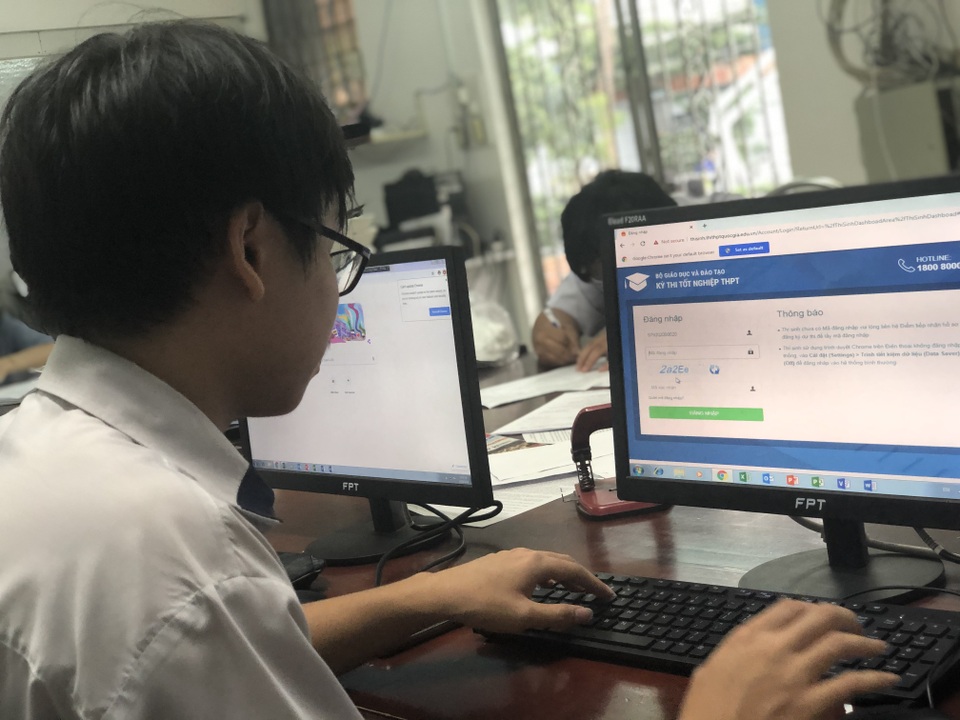 TPHCM: Không ít thí sinh đăng ký 19-20 nguyện vọng xét tuyển Đại học - 4 TPHCM: Không ít thí sinh đăng ký 19-20 nguyện vọng xét tuyển Đại học - 4