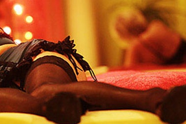 Buộc gái bán dâm đi chữa bệnh là mức phạt quá nghiêm khắc