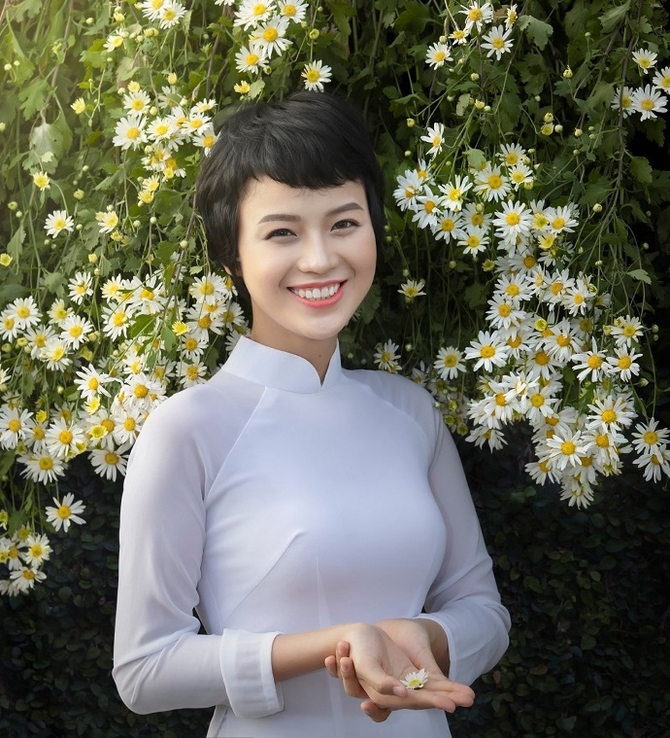 Nữ sinh Ngoại thương mắc ung thư vú lột xác đầy bất ngờ - 2 Nữ sinh Ngoại thương mắc ung thư vú lột xác đầy bất ngờ - 2