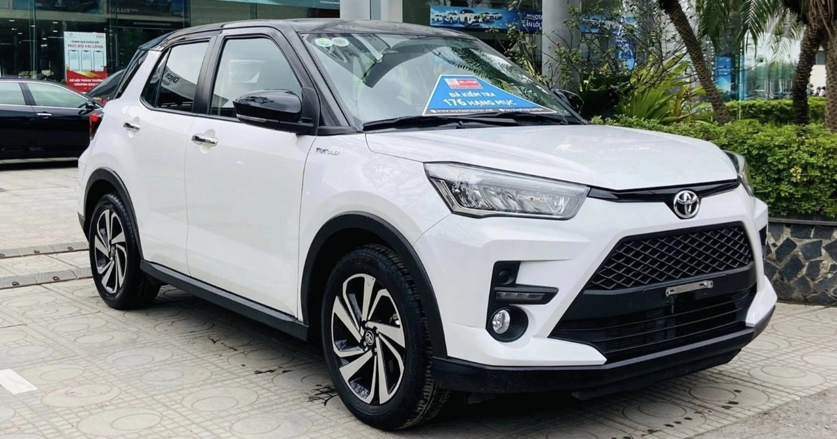 Tăng giá bán, Toyota Raize vẫn "hút khách" hơn Hyundai Venue