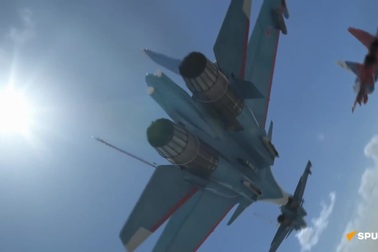 Màn trình diễn mãn nhãn của dàn máy bay Nga trên bầu trời Moscow