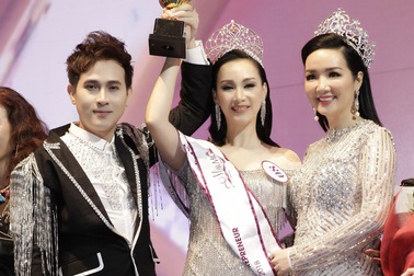 Cựu người mẫu Paris Vũ đăng quang Hoa hậu sau 20 năm rời showbiz