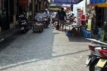 Việc lát đá 11 tuyến phố cổ Hà Nội chưa khả thi?