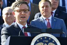 Chủ tịch Hạ viện Mỹ mở đường cho gói viện trợ Ukraine