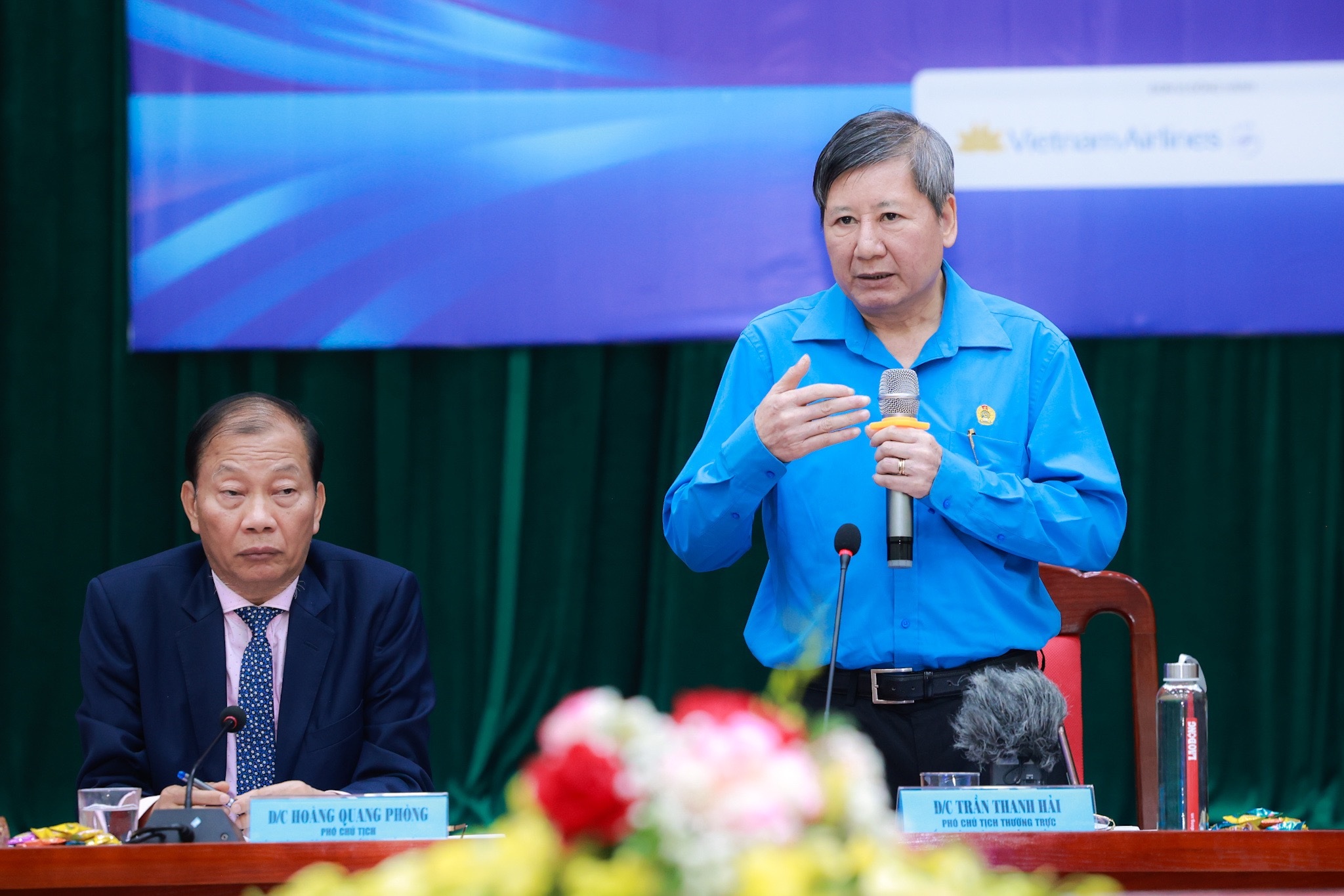 Doanh nghiệp dệt may chống đỡ khủng hoảng, giữ chân công nhân thế nào? - 2 Doanh nghiệp dệt may chống đỡ khủng hoảng, giữ chân công nhân thế nào? - 2