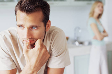 Tôi mất ăn mất ngủ khi nghe vợ trách móc bạn “ăn vụng không biết chùi mép”