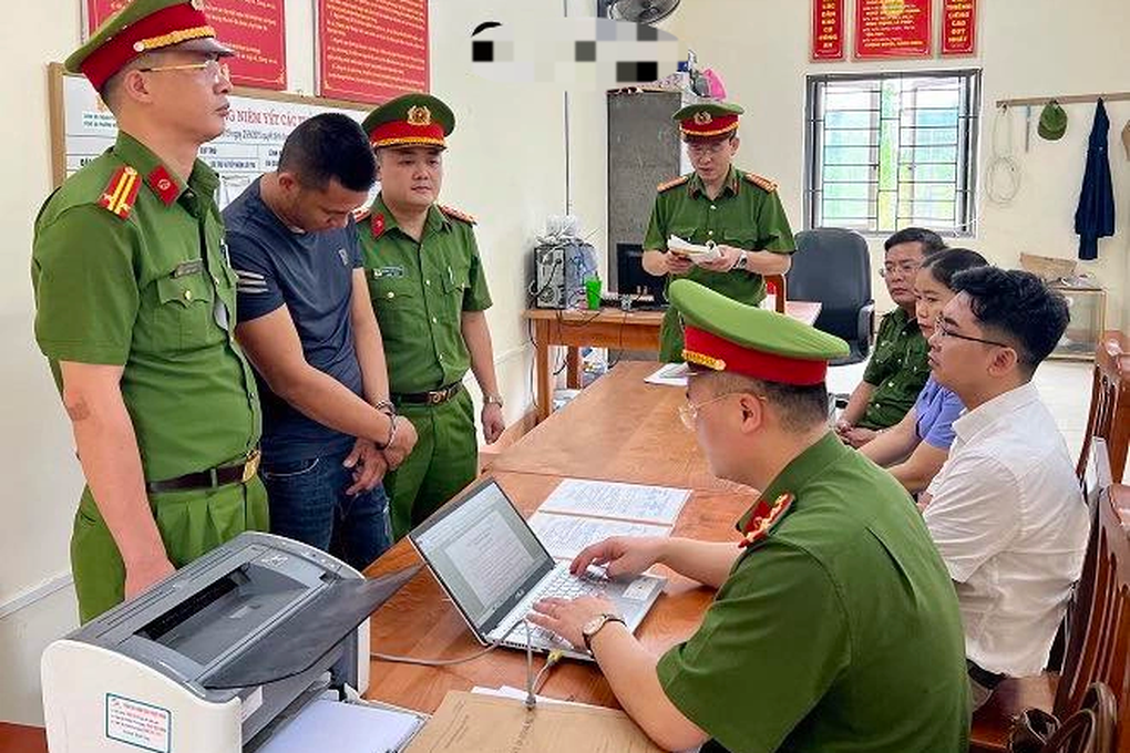 Khởi tố nam thanh niên buôn lậu hàng Trung Quốc về Việt Nam - 1 Khởi tố nam thanh niên buôn lậu hàng Trung Quốc về Việt Nam - 1