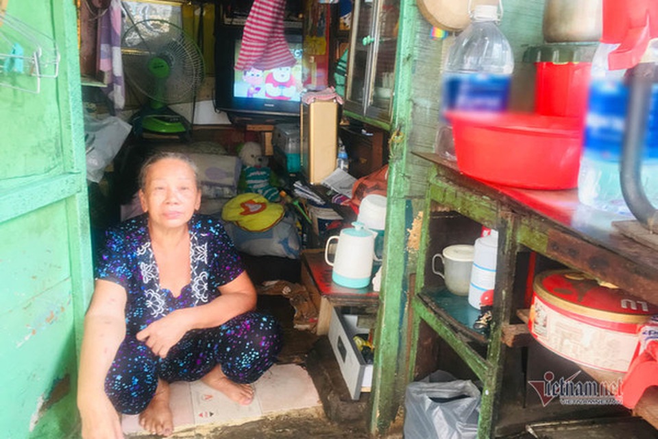 Người phụ nữ Sài Gòn một thời sống giàu có, cuối đời ở căn nhà 2m2 - 2 Người phụ nữ Sài Gòn một thời sống giàu có, cuối đời ở căn nhà 2m2 - 2