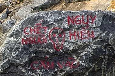 Nước mắt vẫn rơi một năm sau thảm họa Lèn Cờ