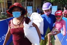 Hàng chục ngàn người về quê, Cà Mau "xin" hỗ trợ hơn 3.200 tấn gạo