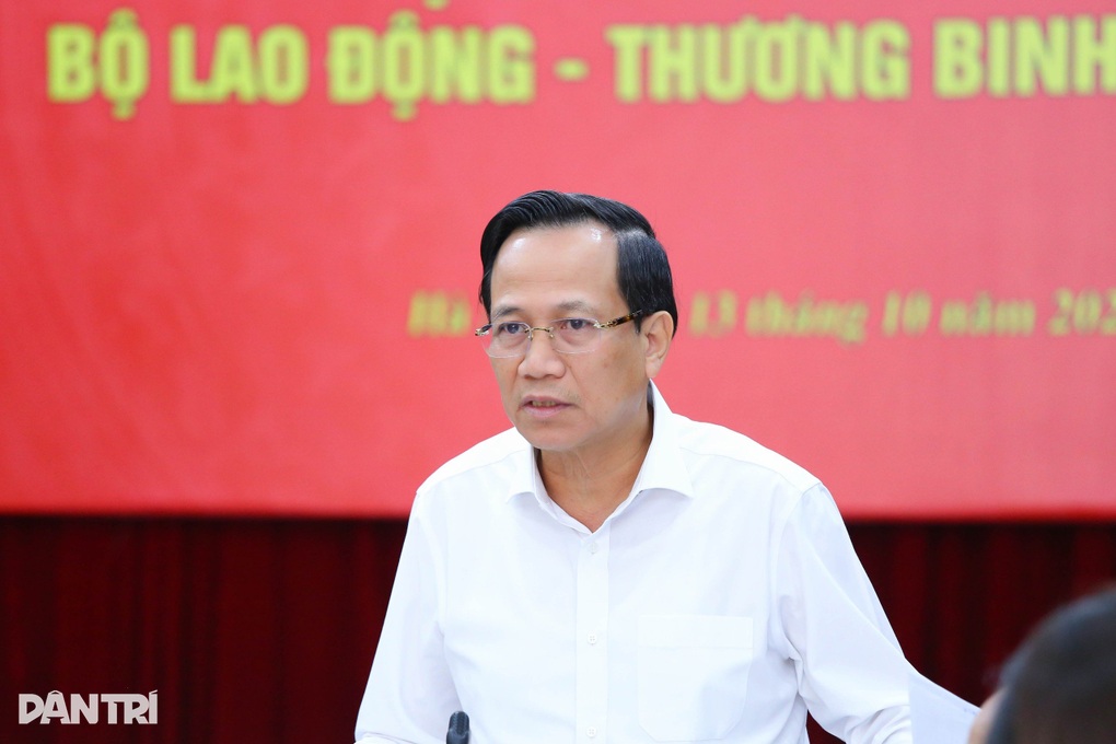 Hoàn thiện chính sách để mỗi người dân được thụ hưởng thành quả phát triển - 2 Hoàn thiện chính sách để mỗi người dân được thụ hưởng thành quả phát triển - 2