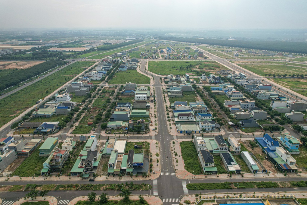 Bắt hai cán bộ làm kiểm đếm, bồi thường dự án sân bay Long Thành - 1 Bắt hai cán bộ làm kiểm đếm, bồi thường dự án sân bay Long Thành - 1
