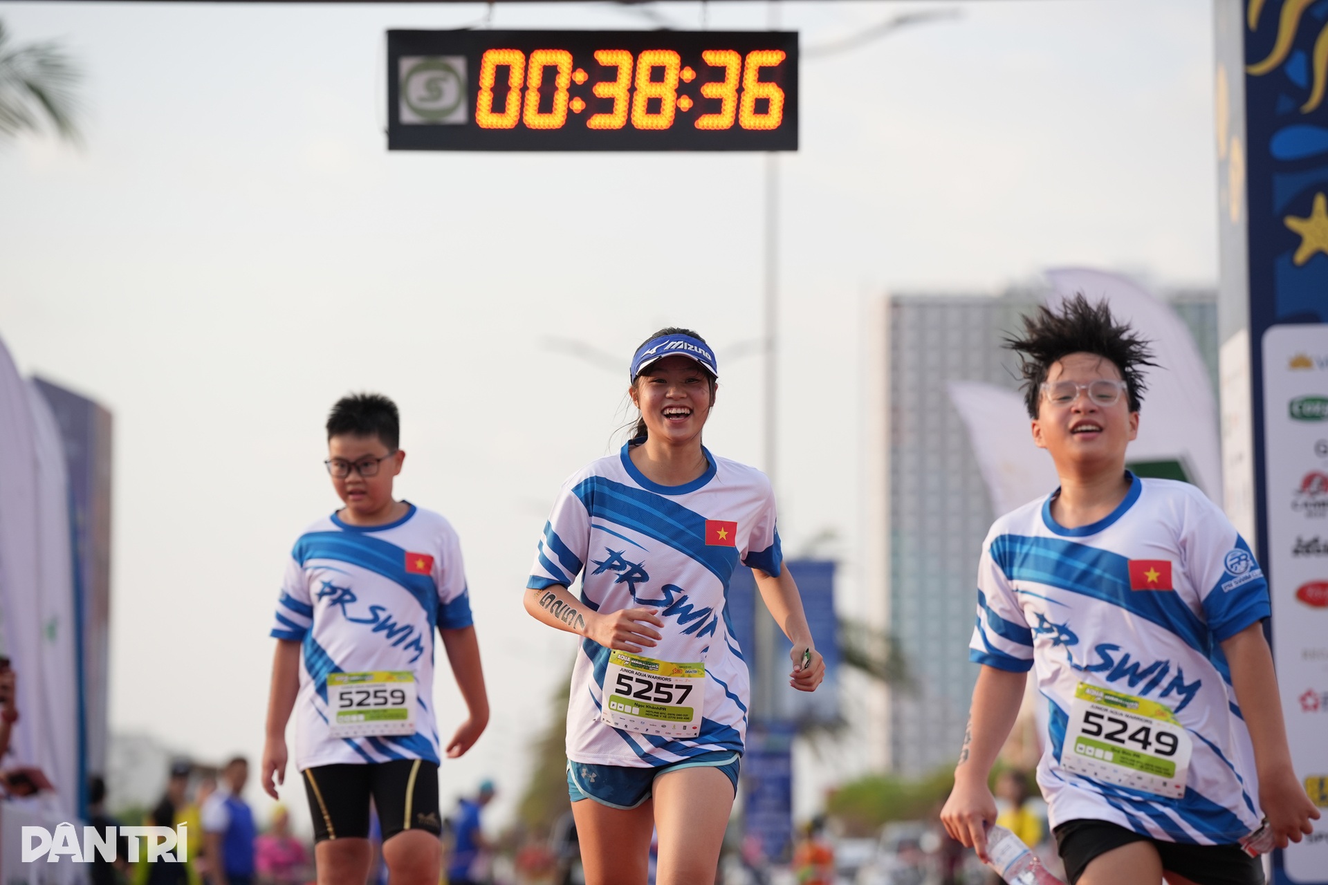 Các VĐV nhí bùng nổ trên đường bơi, chạy mở màn Aqua Warriors Quảng Trị - 21