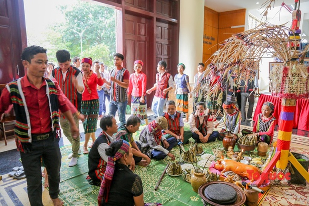 Phát huy lễ hội của đồng bào dân tộc thiểu số để xây dựng sản phẩm du lịch - 1 Phát huy lễ hội của đồng bào dân tộc thiểu số để xây dựng sản phẩm du lịch - 1