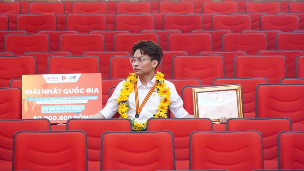 Nhà vô địch tin học văn phòng thế giới: Từ chuyên ngữ nhảy qua công nghệ - 3 Nhà vô địch tin học văn phòng thế giới: Từ chuyên ngữ nhảy qua công nghệ - 3