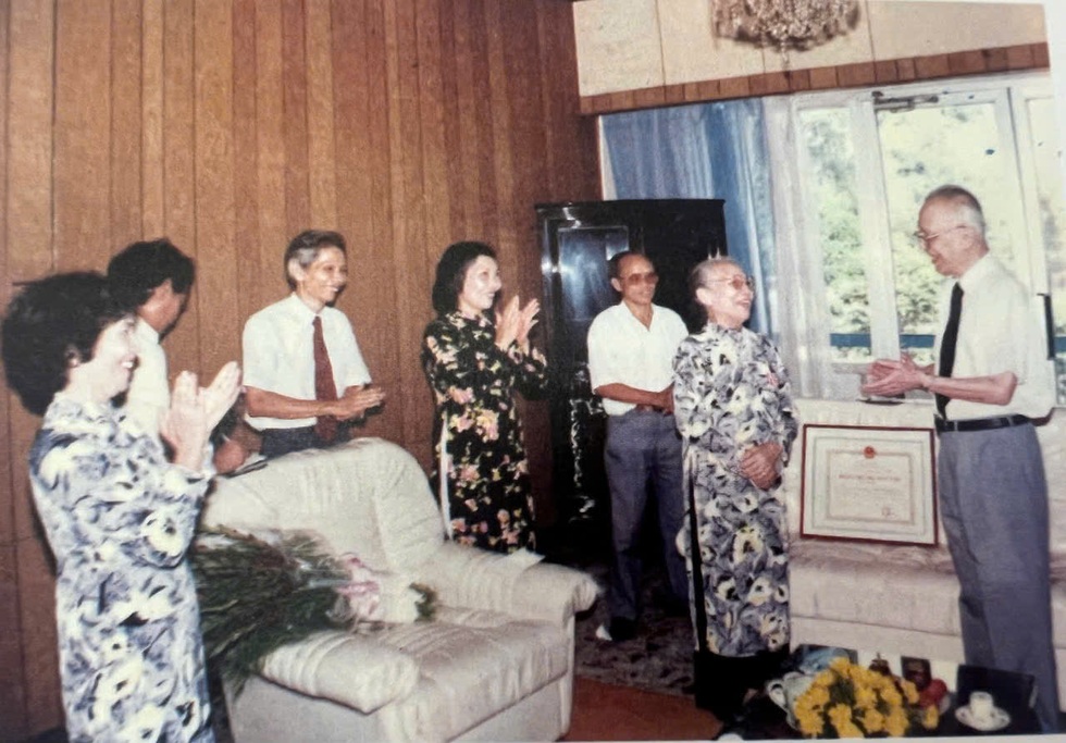 Nhà tư sản giàu nức tiếng Hà Nội và lần hiến nhà máy in tiền cho cách mạng - 5 Nhà tư sản giàu nức tiếng Hà Nội và lần hiến nhà máy in tiền cho cách mạng - 5