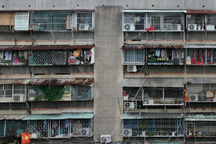 "Chuồng cọp" và hành lang không lối thoát tại nhiều chung cư cũ ở TPHCM