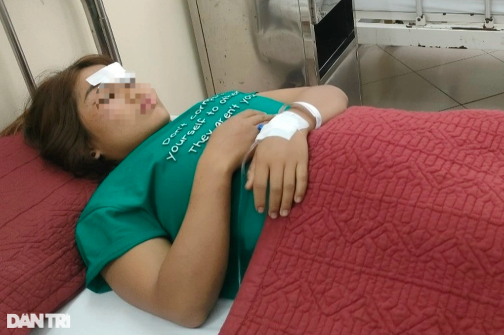 Vụ tai nạn trên cao tốc Cam Lộ - La Sơn: Nhiều người bị hất văng trong xe - 1 Vụ tai nạn trên cao tốc Cam Lộ - La Sơn: Nhiều người bị hất văng trong xe - 1