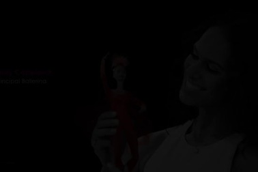 Những phụ nữ tài danh trở thành người bạn tuổi thơ của các bé gái