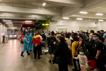 Bộ Y tế thông báo khẩn hành khách đi trên 8 chuyến bay có ca mắc Covid-19