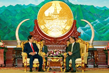 Thủ tướng hội kiến Tổng Bí thư, Chủ tịch nước Lào