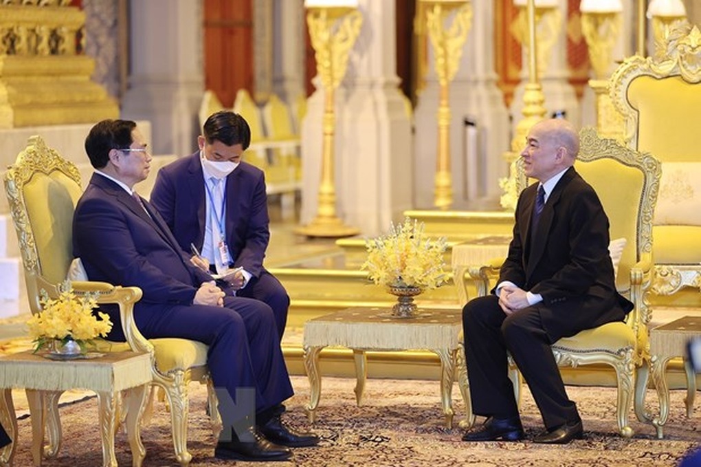 Thủ tướng Phạm Minh Chính chào Quốc vương Campuchia Norodom Sihamoni - 1 Thủ tướng Phạm Minh Chính chào Quốc vương Campuchia Norodom Sihamoni - 1