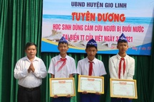 Ba nam sinh lớp 8 cứu bạn đuối nước: Đào hố cát, vùi bạn xuống để giữ ấm