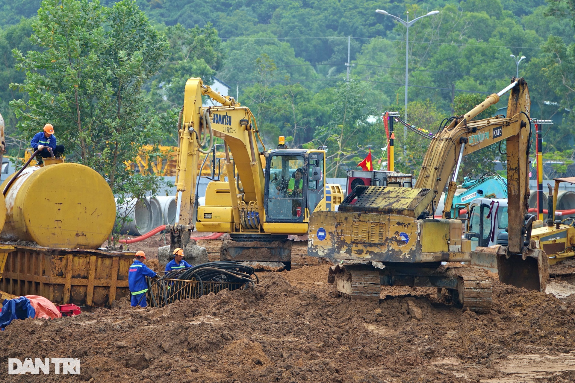 Đồng lòng đưa công trình sân bay Phú Quốc về đích trước hẹn - 1 Đồng lòng đưa công trình sân bay Phú Quốc về đích trước hẹn - 1