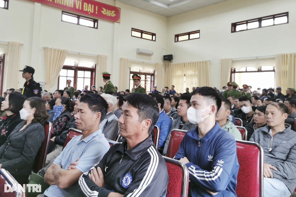 Hai tên cướp tiệm vàng ở Hải Dương lĩnh 46 năm tù - 4 Hai tên cướp tiệm vàng ở Hải Dương lĩnh 46 năm tù - 4