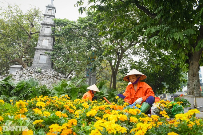 Hà Nội khoác áo mới rực rỡ chào đón Tết Tân Sửu 2021 - 5 Hà Nội khoác áo mới rực rỡ chào đón Tết Tân Sửu 2021 - 5
